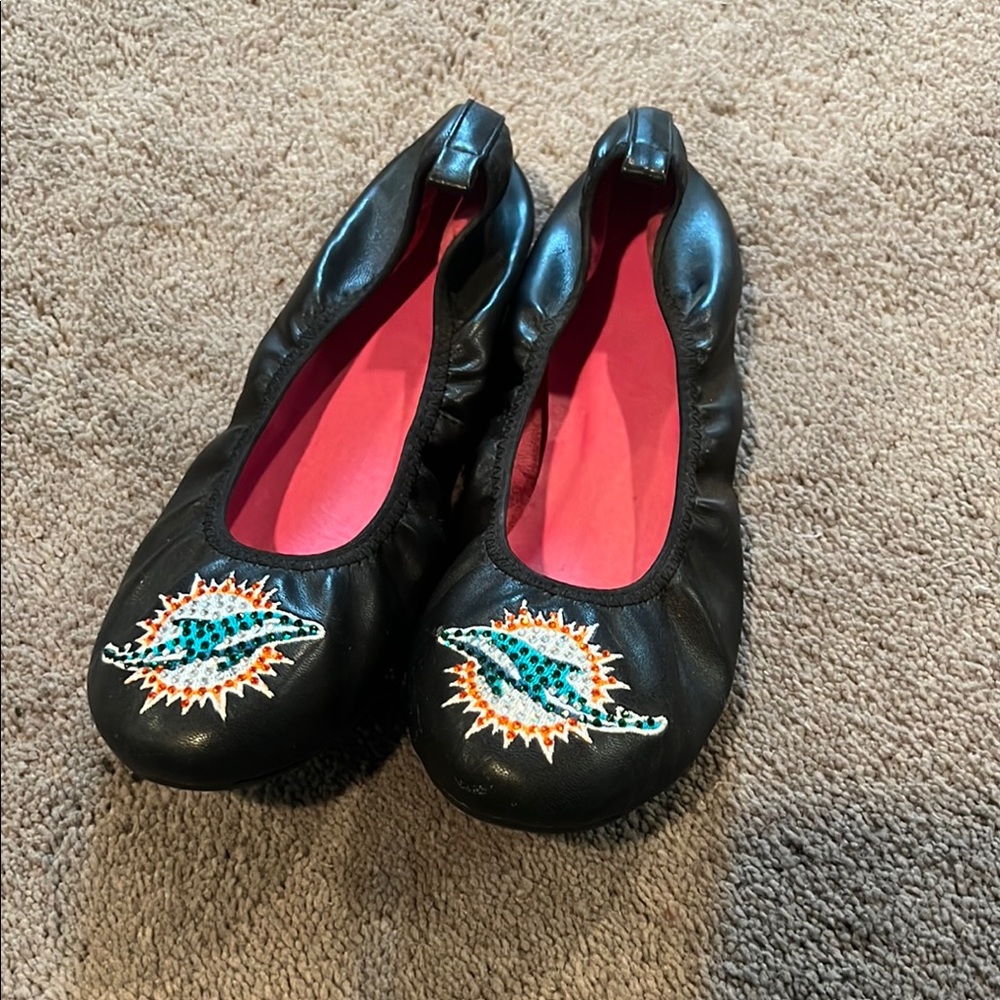 Miam Dolphin black Leather Women's Shoes with Embroidered Design